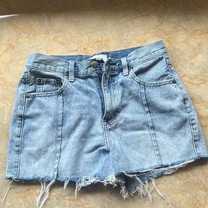 Pistol denim shorts